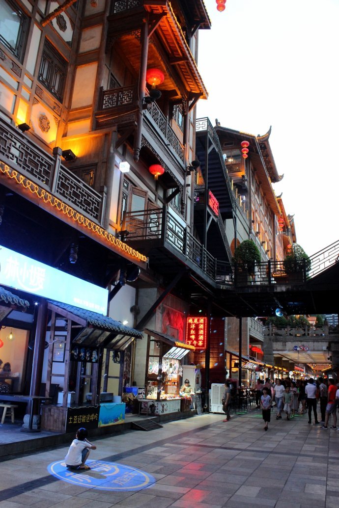 打卡重慶最網紅的景點洪崖洞